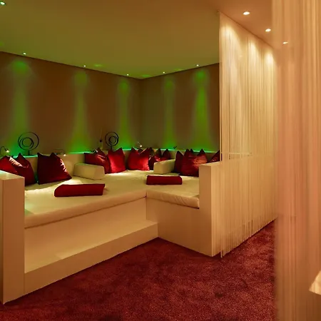 Land & Golf Hotel