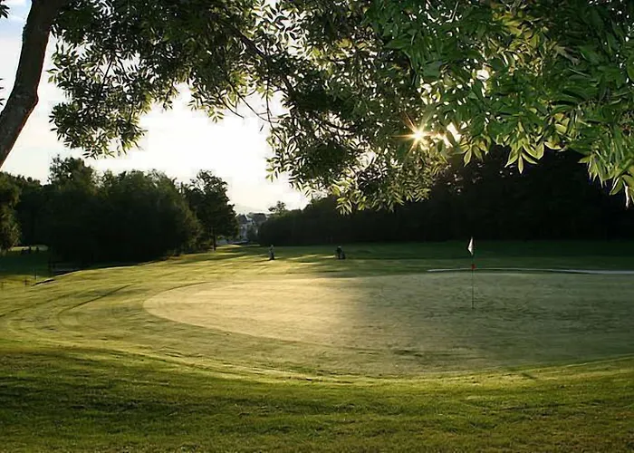 فندق Land & Golf